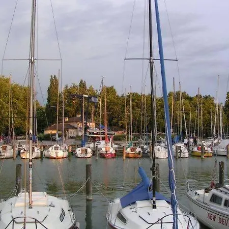Crystal Apartement A Apartment Balatonfoldvar